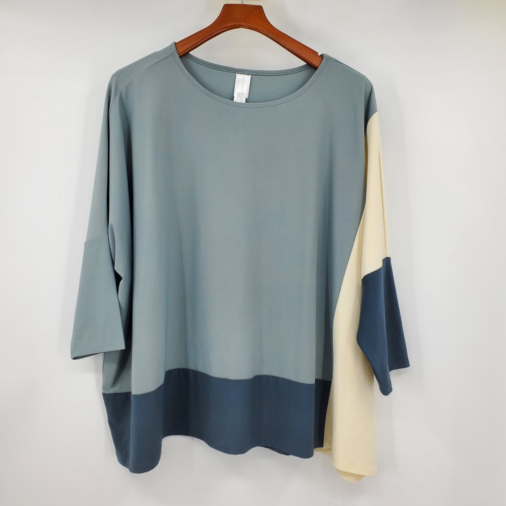 WynneLayers Womens XL Colorblock Oversized Top Blue Cream Asymmetrical XL Lagen